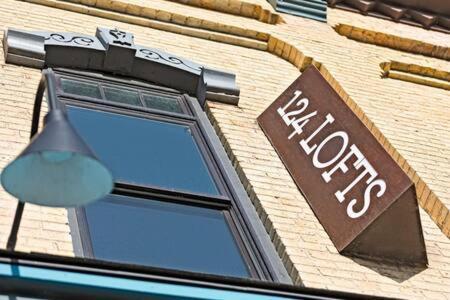 West Dundee Hip Urban Loft-Small Town Charm-124 Lofts #2 מראה חיצוני תמונה