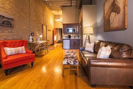 West Dundee Hip Urban Loft-Small Town Charm-124 Lofts #2 מראה חיצוני תמונה