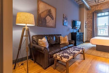 West Dundee Hip Urban Loft-Small Town Charm-124 Lofts #2 מראה חיצוני תמונה