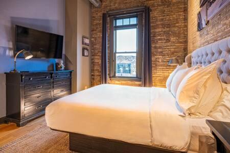 West Dundee Hip Urban Loft-Small Town Charm-124 Lofts #2 מראה חיצוני תמונה