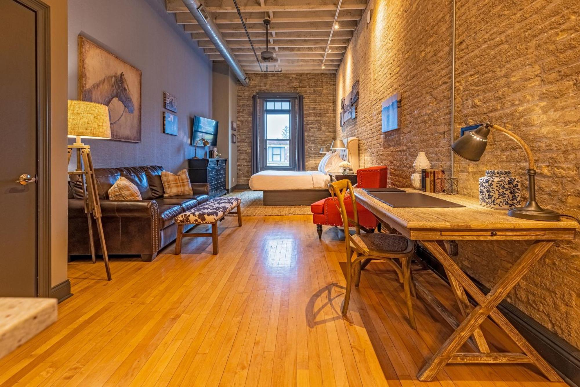 West Dundee Hip Urban Loft-Small Town Charm-124 Lofts #2 מראה חיצוני תמונה